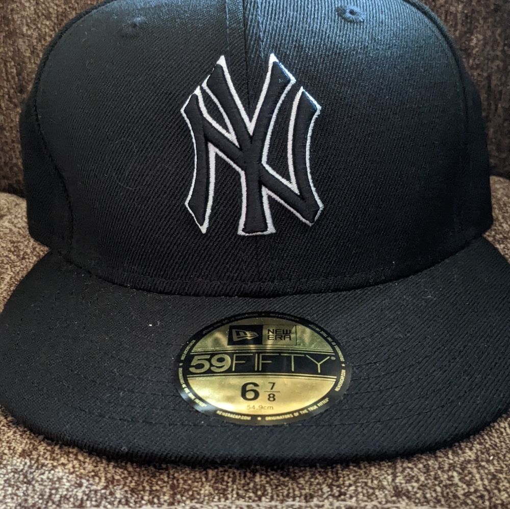 NY Yankees 6-7/8 fitted baseball hat